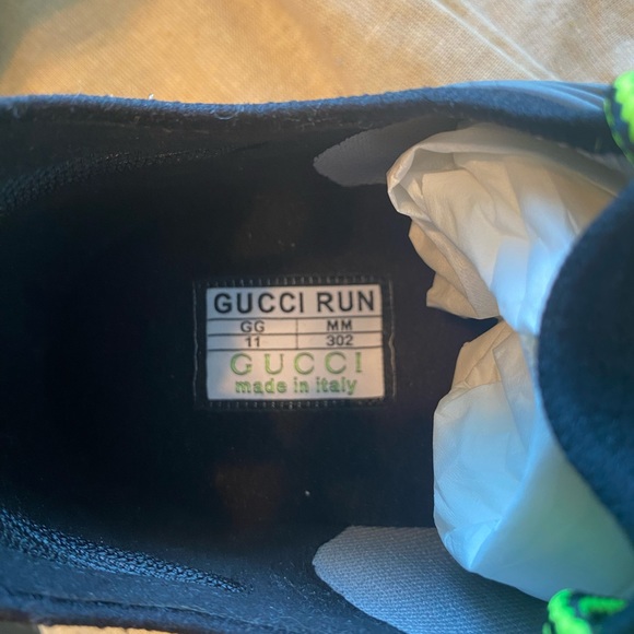 Men Gucci tennis shoes…never been worn! Brand new!! - Picture 3 of 5